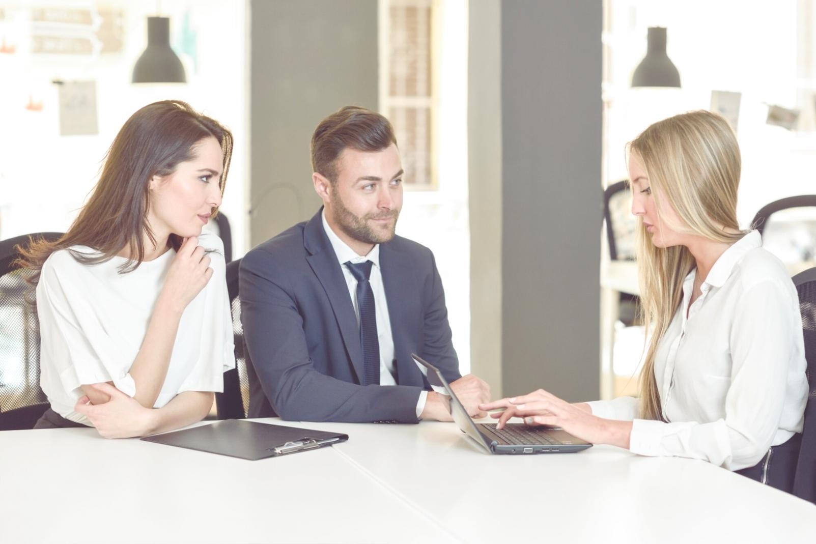 Reunión de planificación financiera con cliente